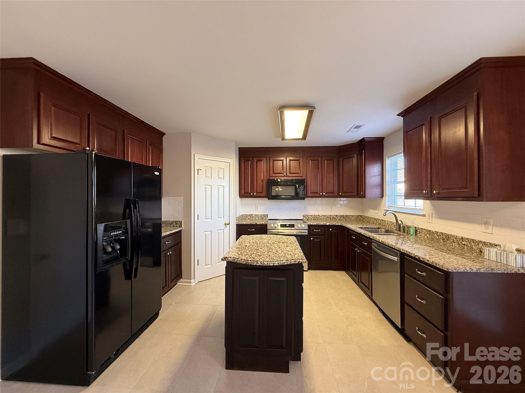 Curtis Pond - Residential Lease