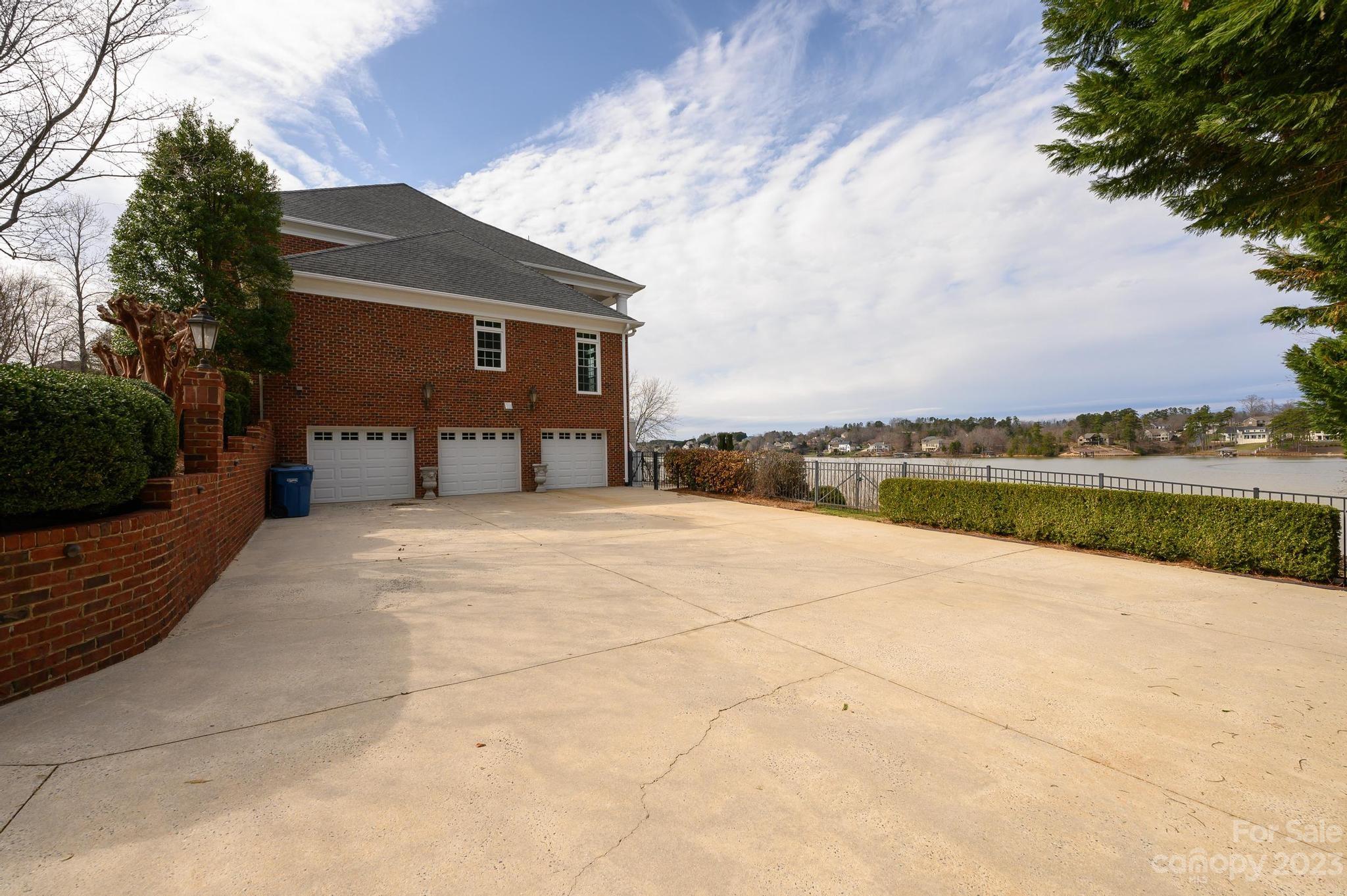 Moores Ferry - Residential