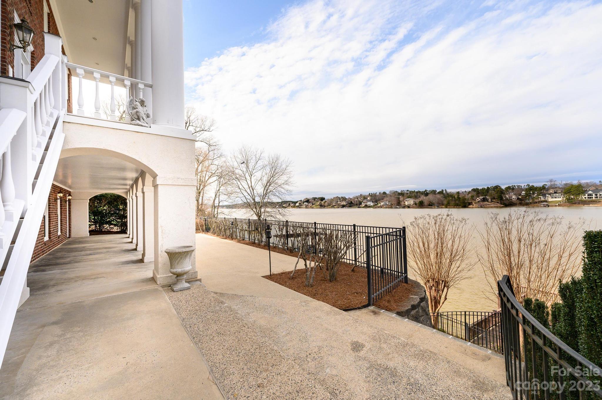 Moores Ferry - Residential