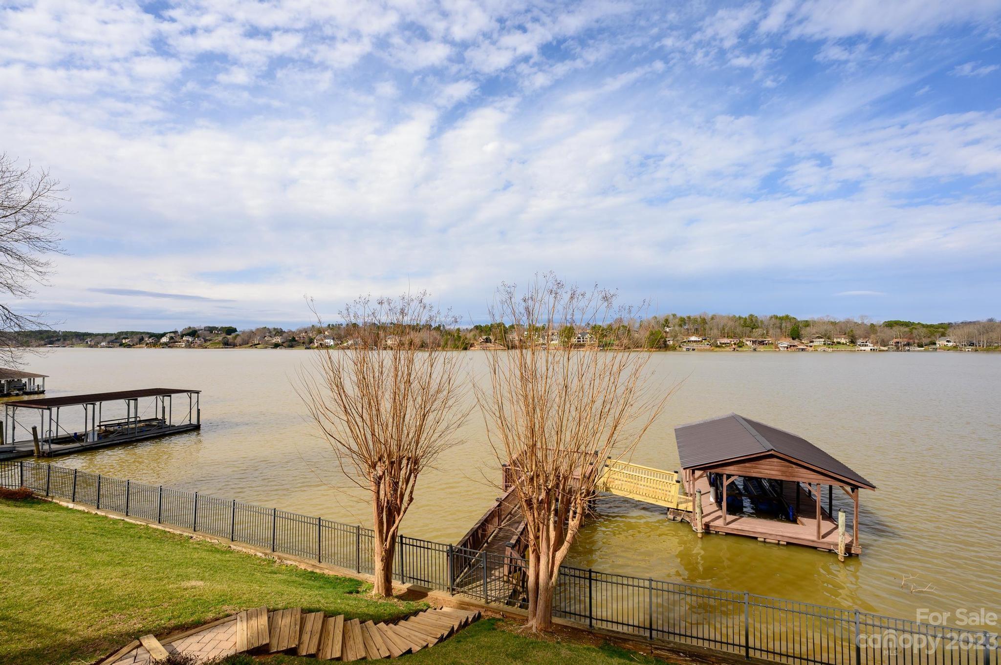 Moores Ferry - Residential