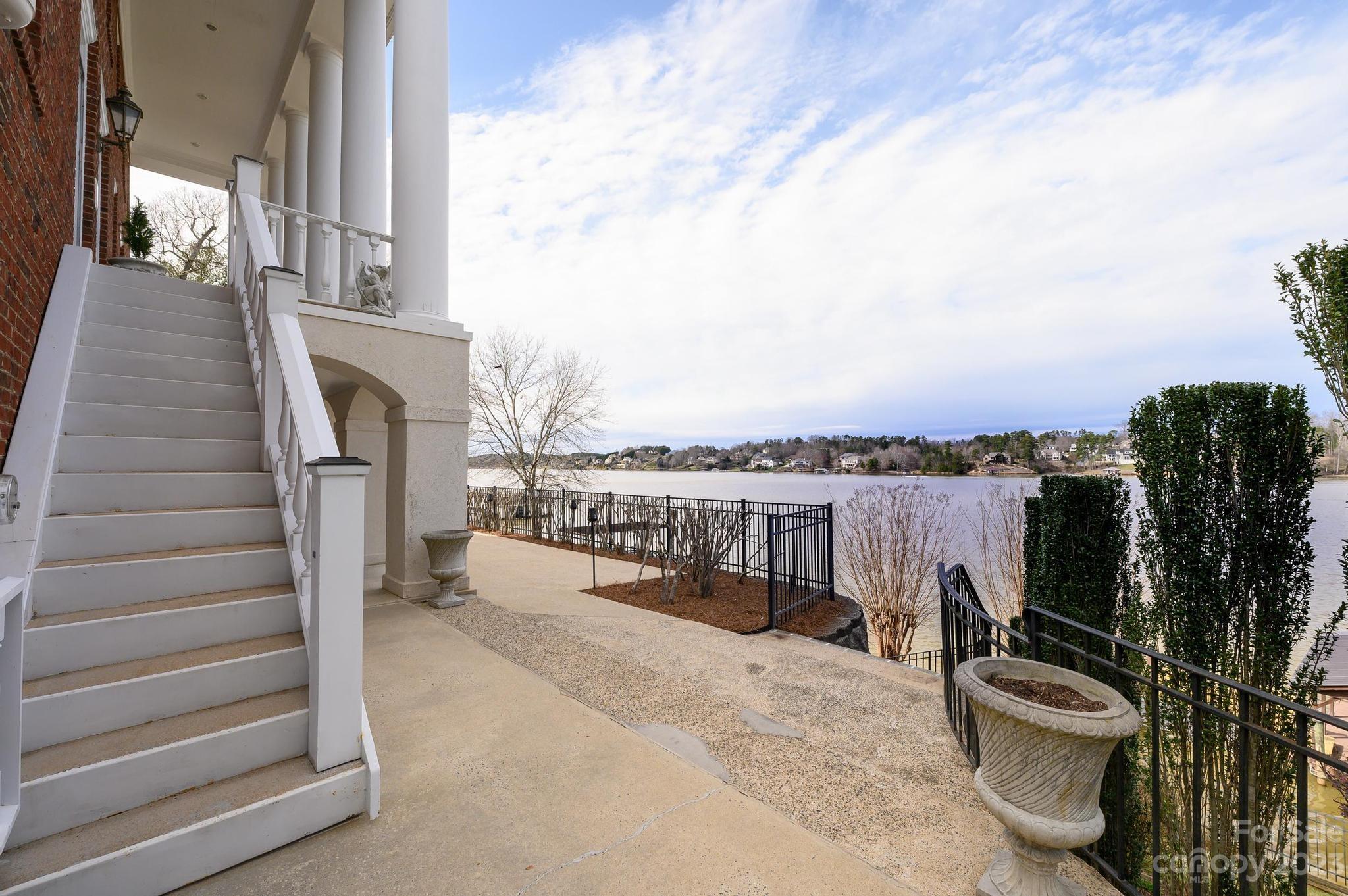 Moores Ferry - Residential