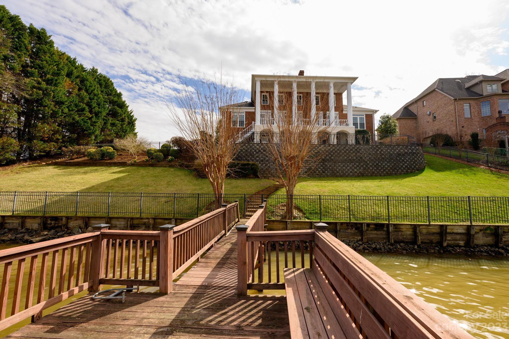 Moores Ferry - Residential