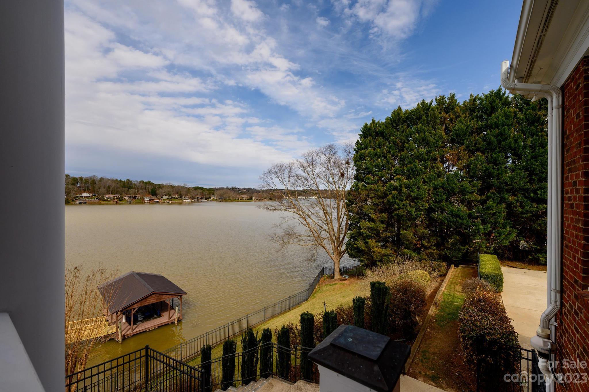 Moores Ferry - Residential