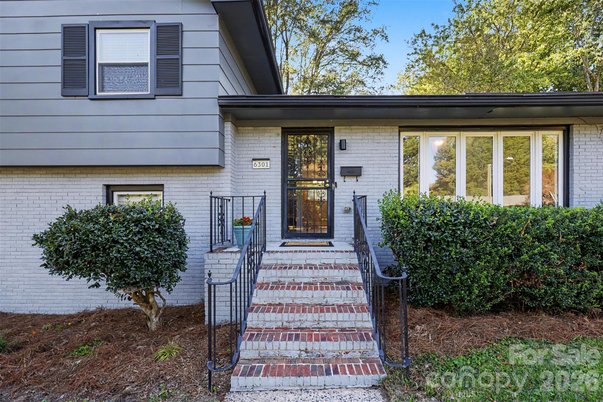 6301 Spring Garden None