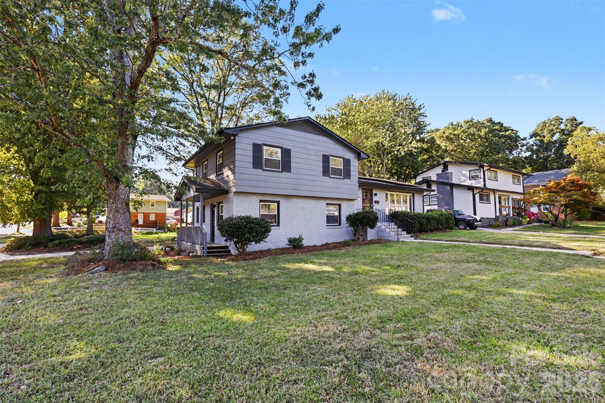 6301 Spring Garden None