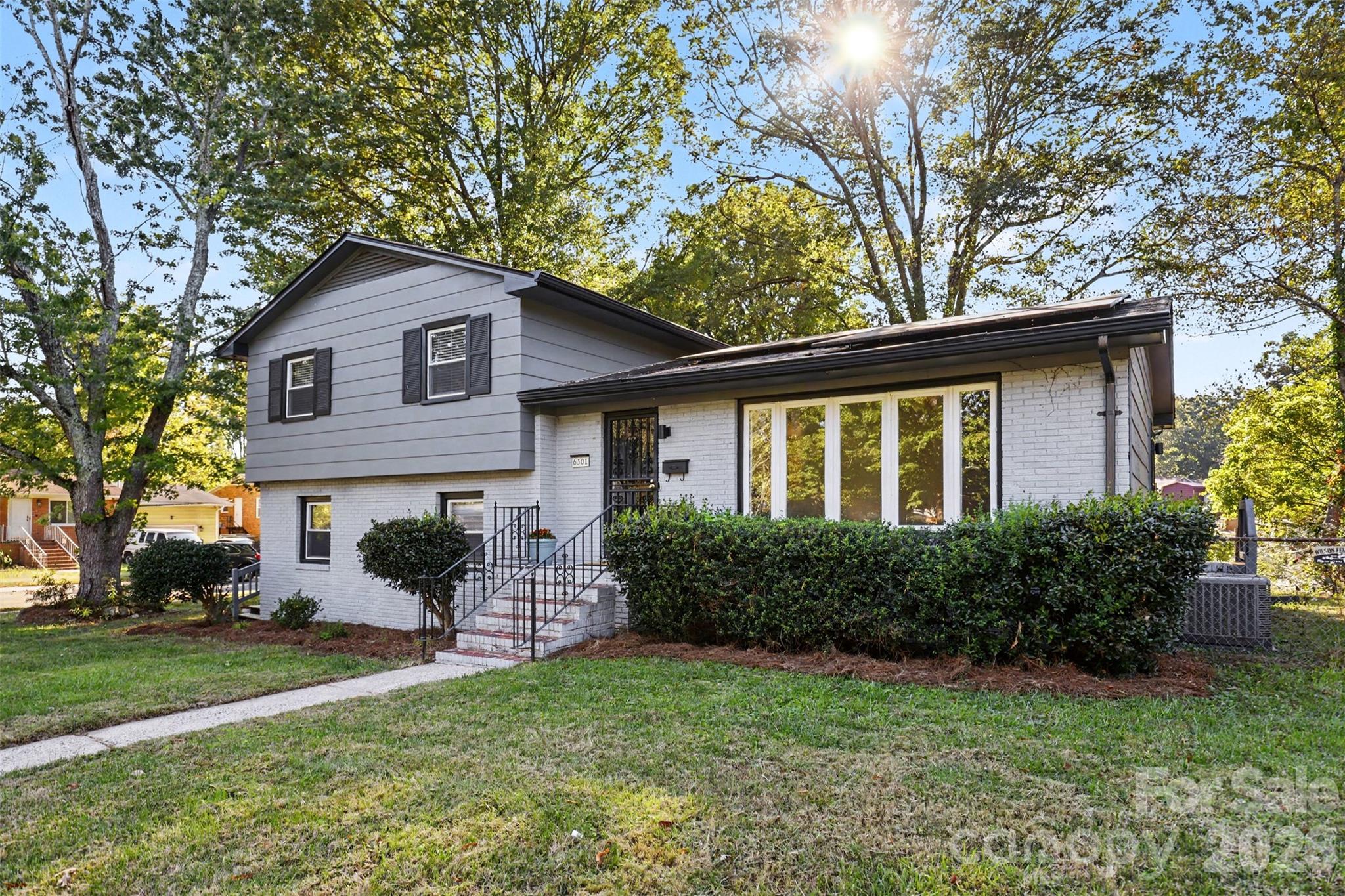 6301 Spring Garden None