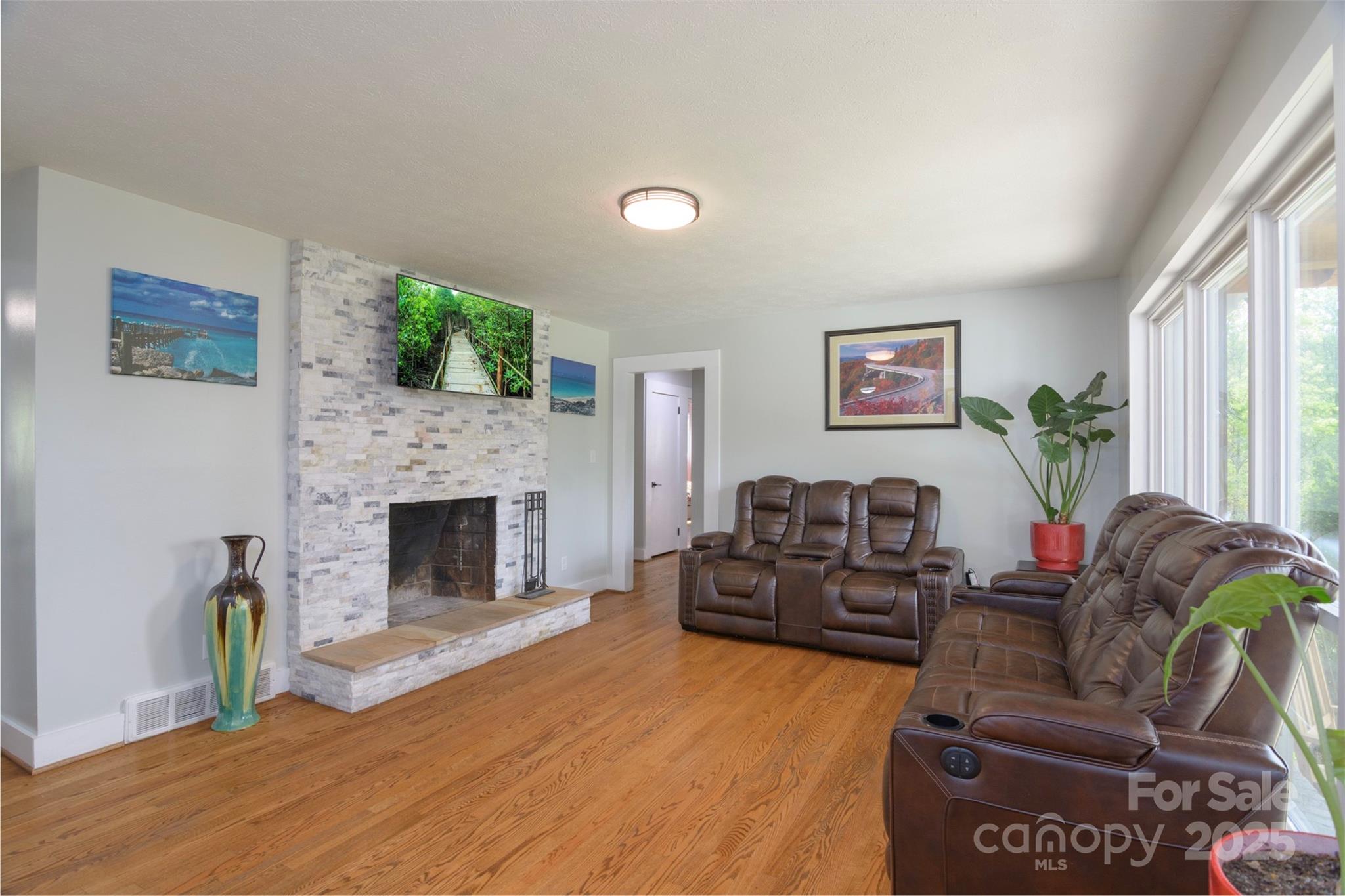 609 Old Mars Hill Highway