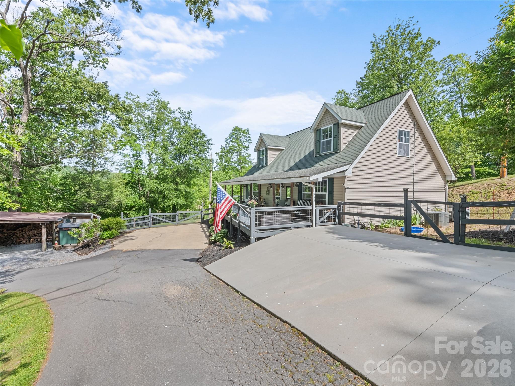 222 Thistle Ridge