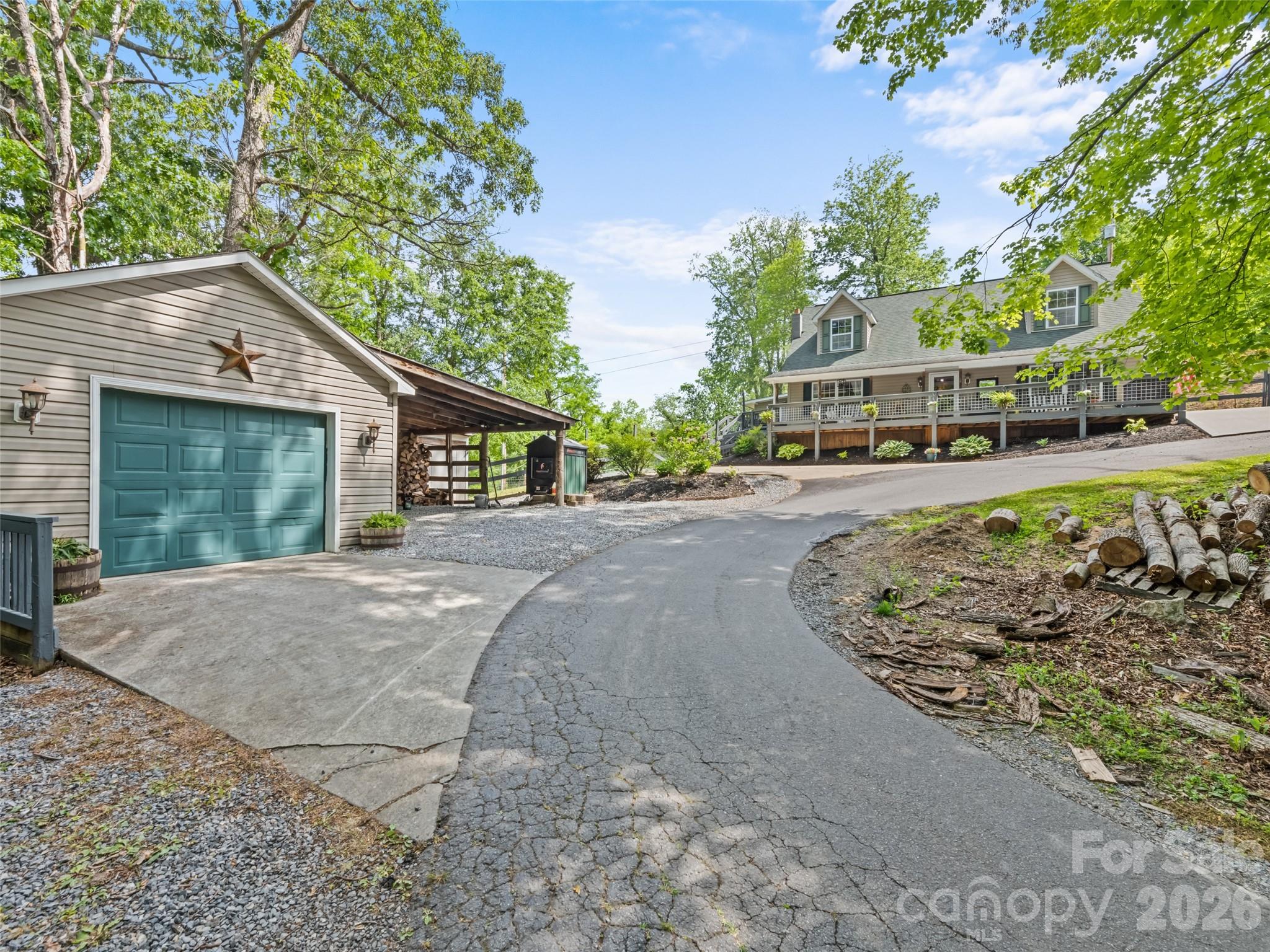 222 Thistle Ridge