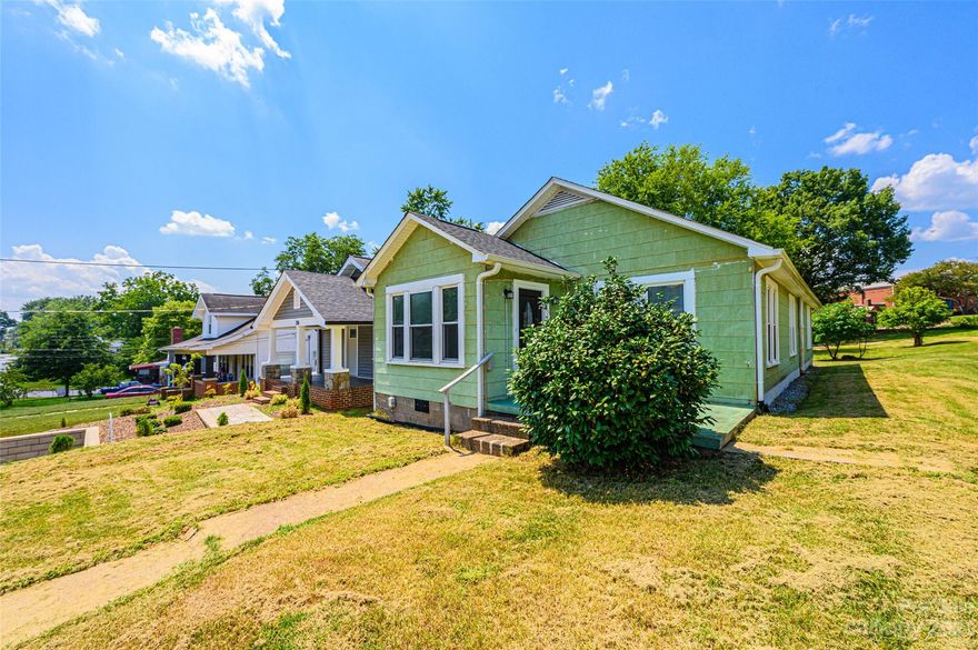 Don't miss out on this spacious 3 bed/1 bath home less than a mile from Downtown Hickory, NC! House features an updated kitchen with a lot of cabinets and a breakfast area. There are hardwood floors in most of the home, and built-ins in the dining room. The living room has natural light and room for everyone. The 3 bedrooms are spacious and share the full bath. There is also a laundry room and a flat back yard. Other updates include:  Heat Pump 2017, Roof 2018, Kitchen was updated in 2019, Water Heater replaced in 2019.