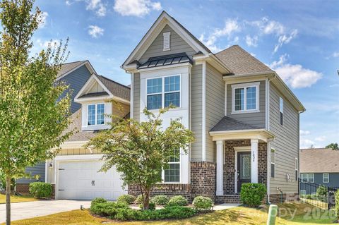 Photo of 1024 Gabardine Lane, Waxhaw, NC 28173 (MLS # 4352856)