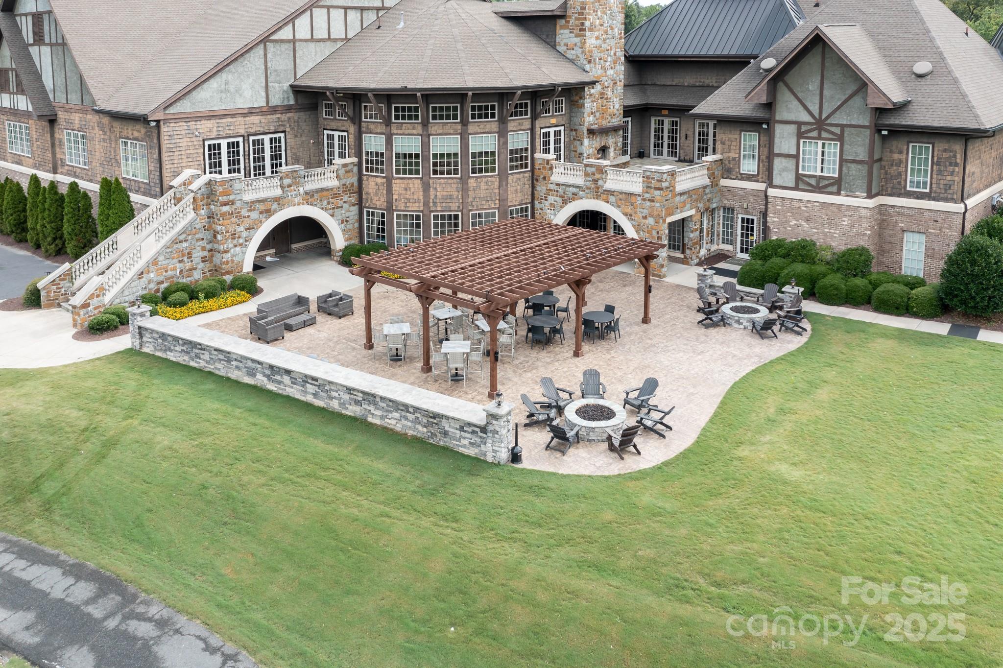 The Palisades - Residential