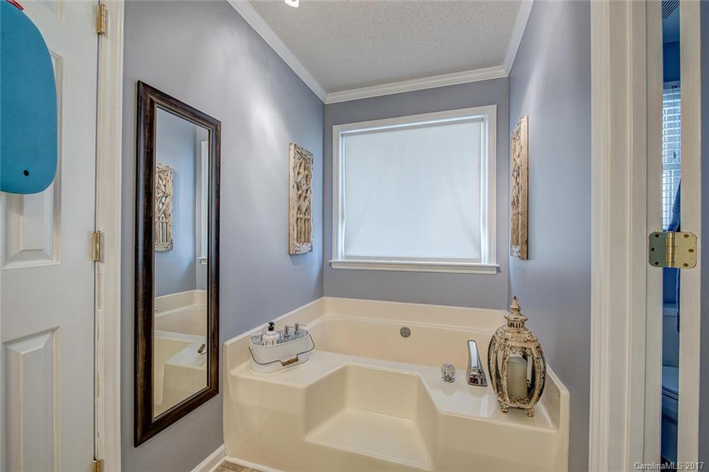 Colony Woods - Residential