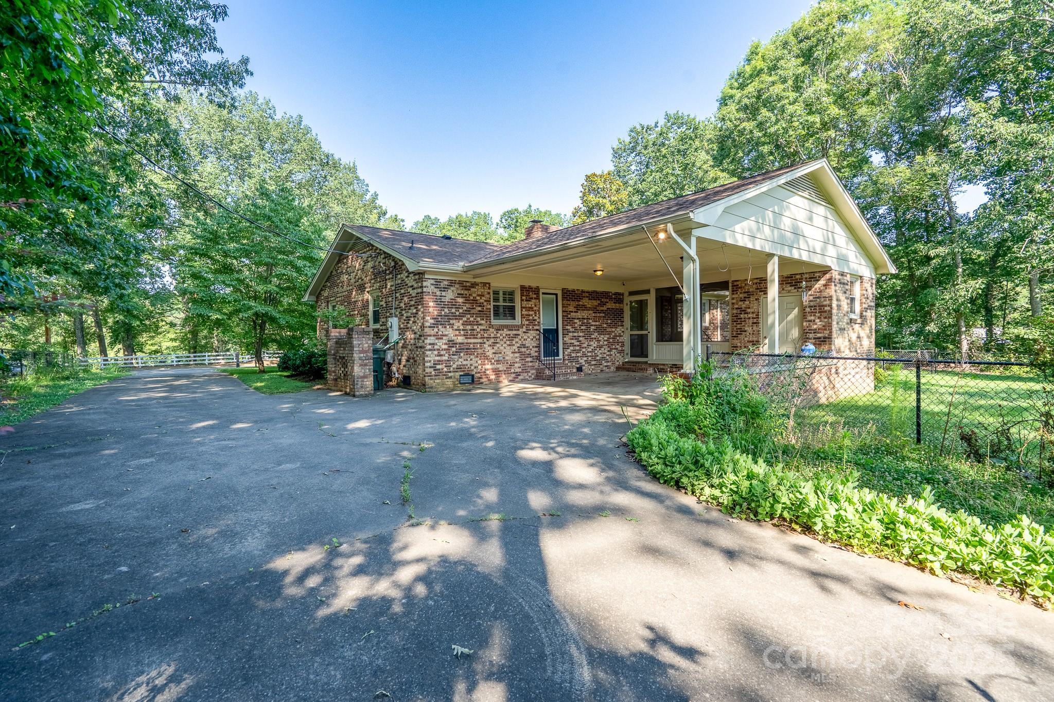 402 Scotland Drive
