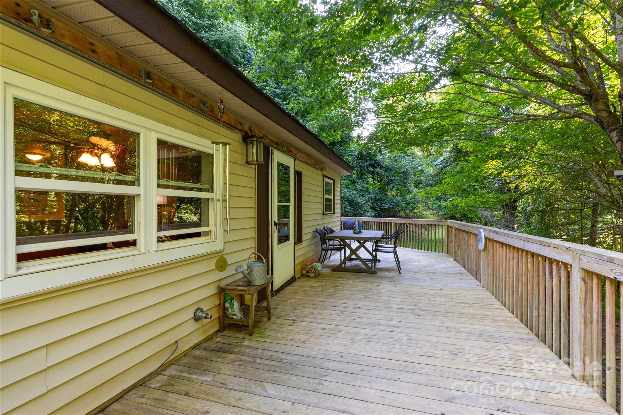 500 Chimney Log Road