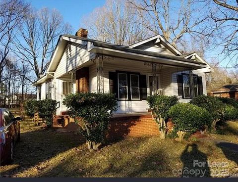 Photo of 6901 City View Drive, Charlotte, NC 28212 (MLS # 4314587)