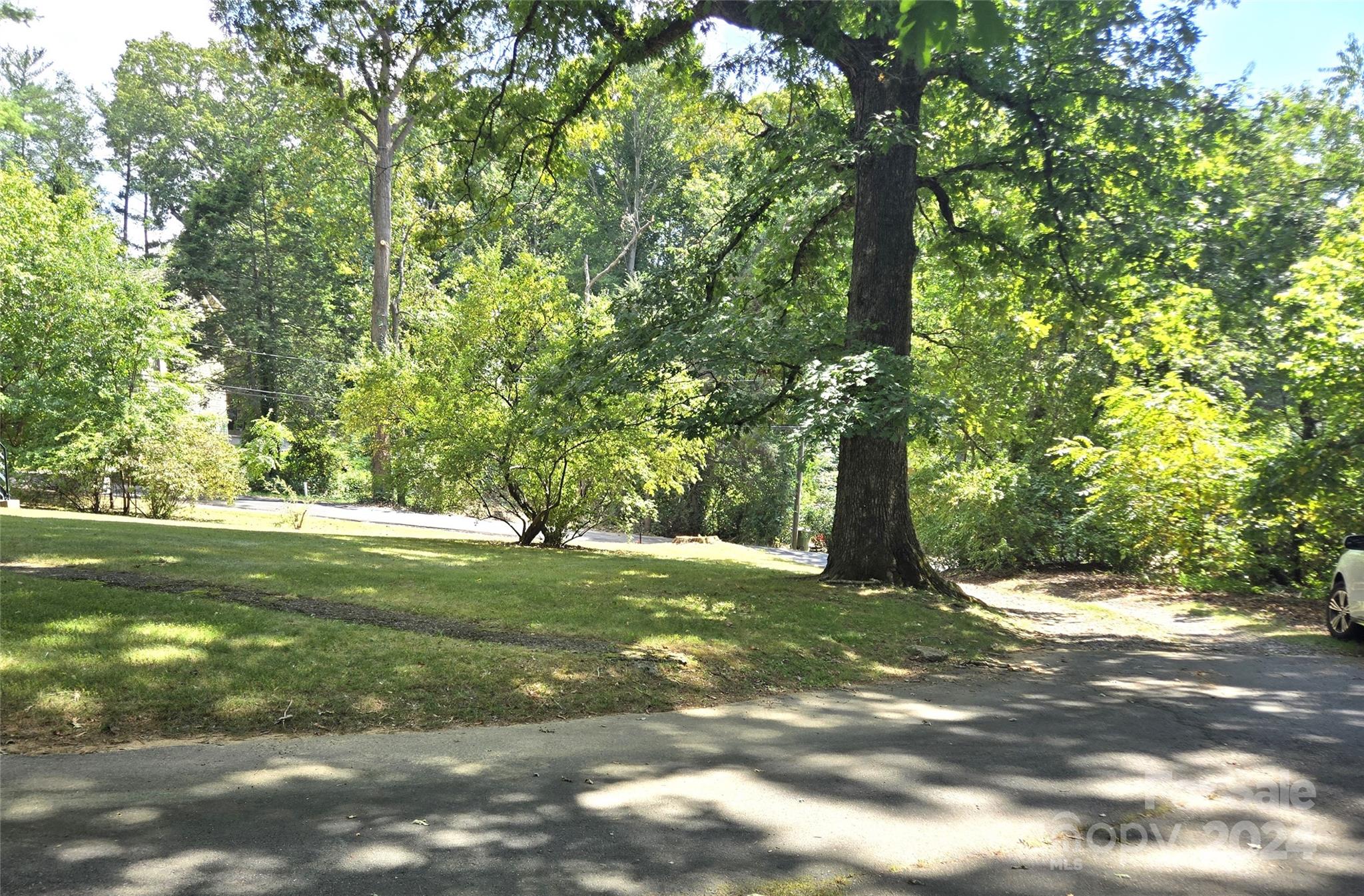 Saint Dunstans - Land