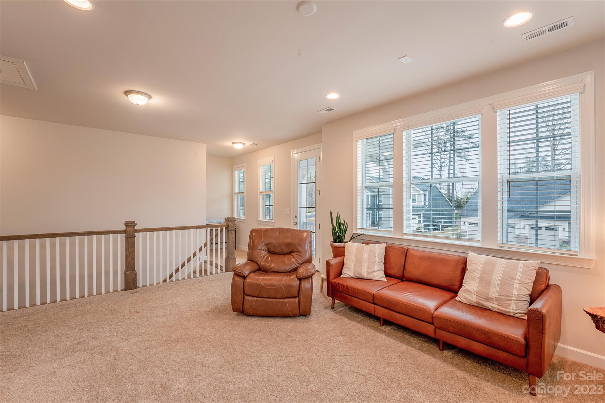 Lake Crest - Residential