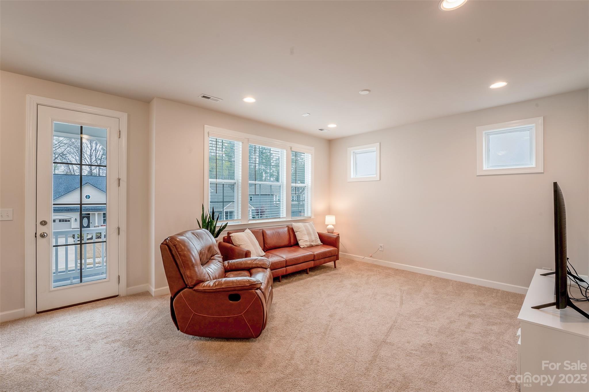 Lake Crest - Residential