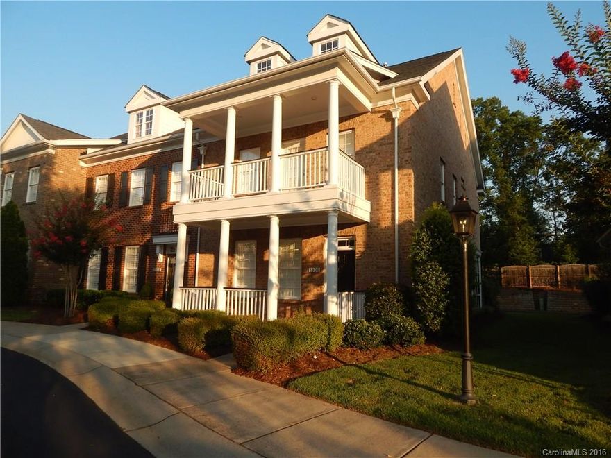 Beautiful Charleston Style All brick townhome with Screened porch and enclosed back patio. this end unit offers hardwood floors on main with formal dining room, butlers pantry, granite, stainless steel, fireplace, mounted flat screen TV and plantation shutters through out. Master suite has a private balcony, large walk-in closet with fully up to date master bath. Convenient to shopping and restaurants
Agent Remarks:  no dog over 30lbs