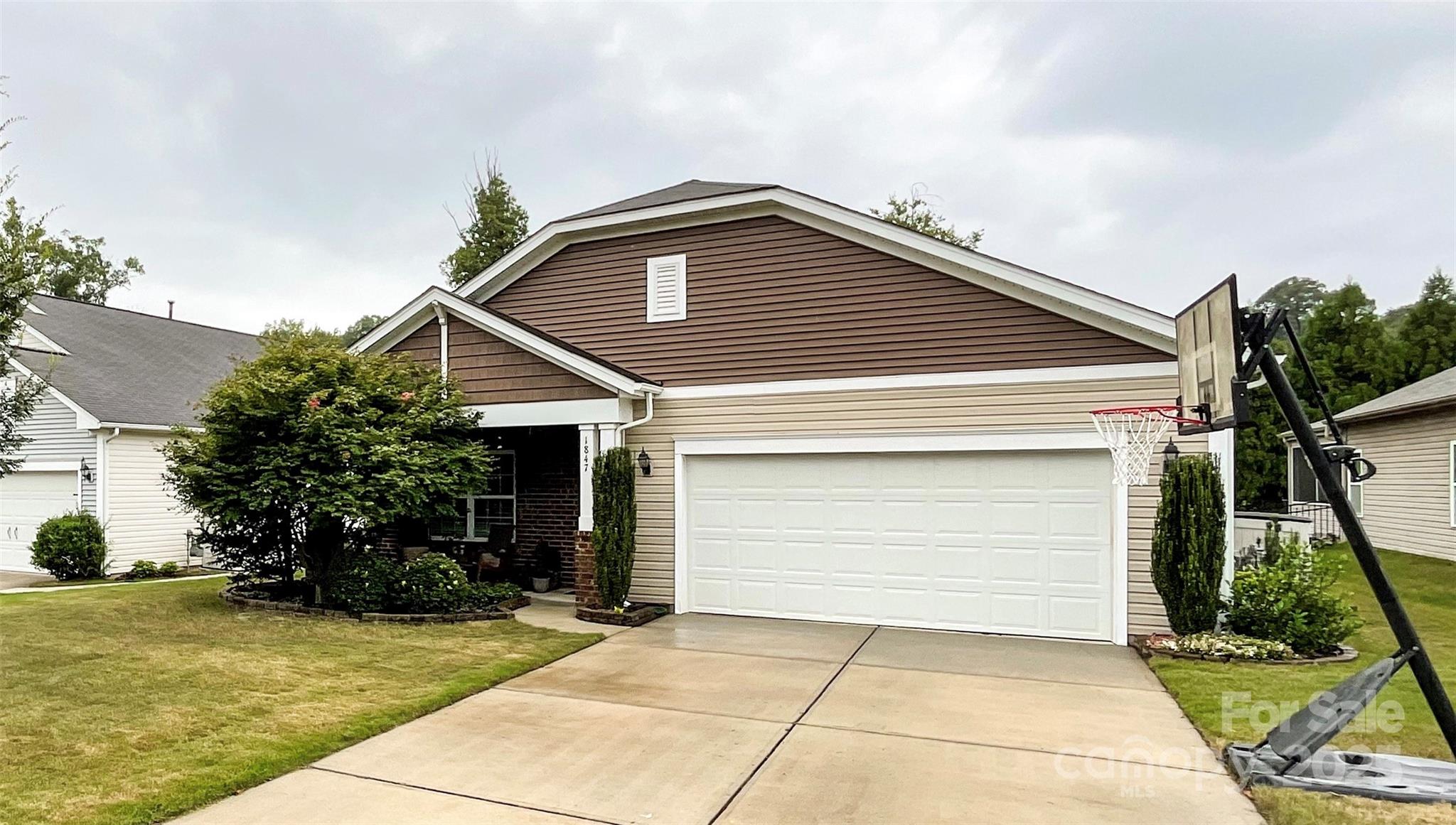 1847 Yellow Daisy Drive