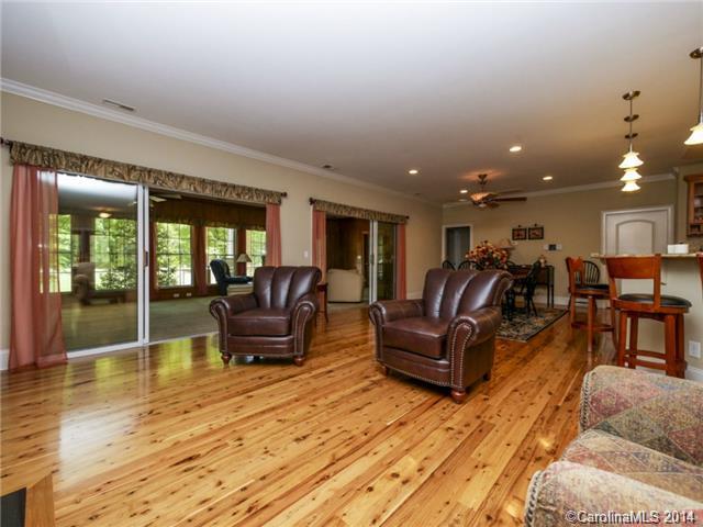 RIVER HILLS - Residential