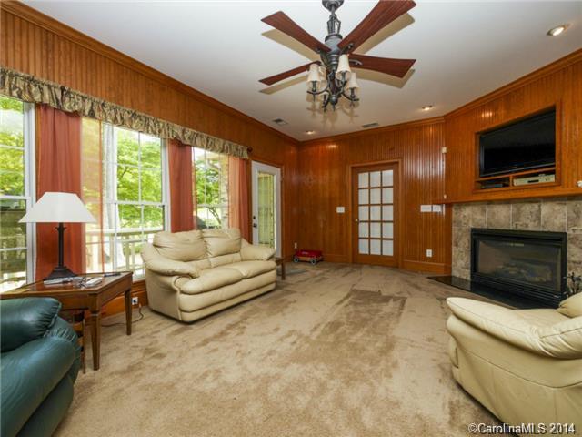 RIVER HILLS - Residential