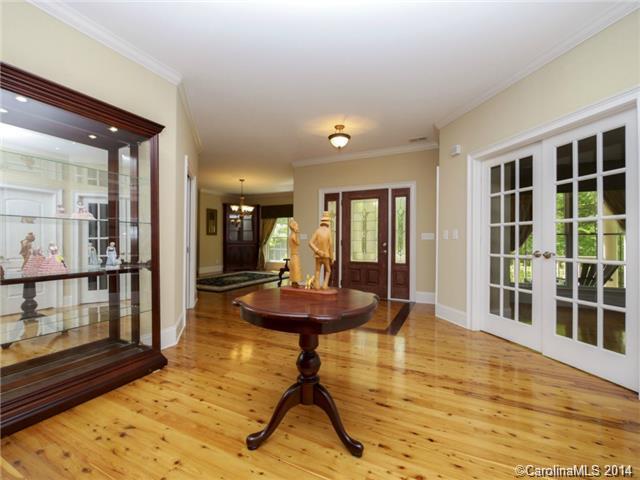 RIVER HILLS - Residential