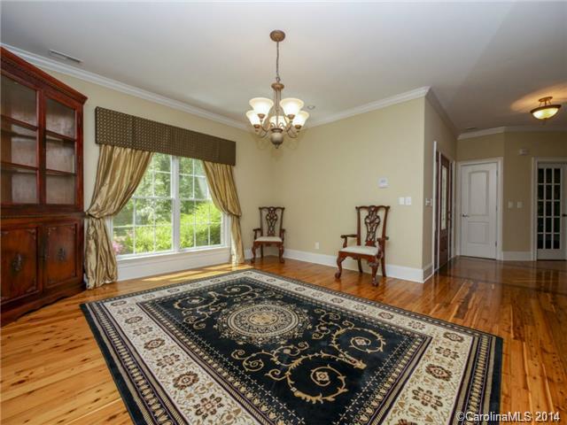 RIVER HILLS - Residential