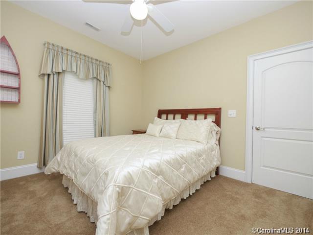 RIVER HILLS - Residential