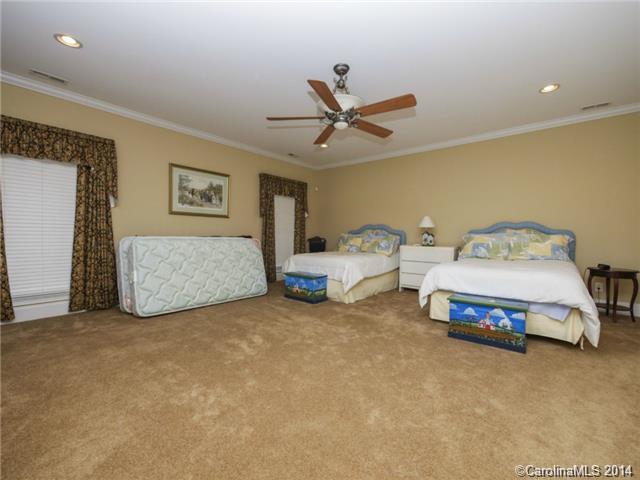 RIVER HILLS - Residential