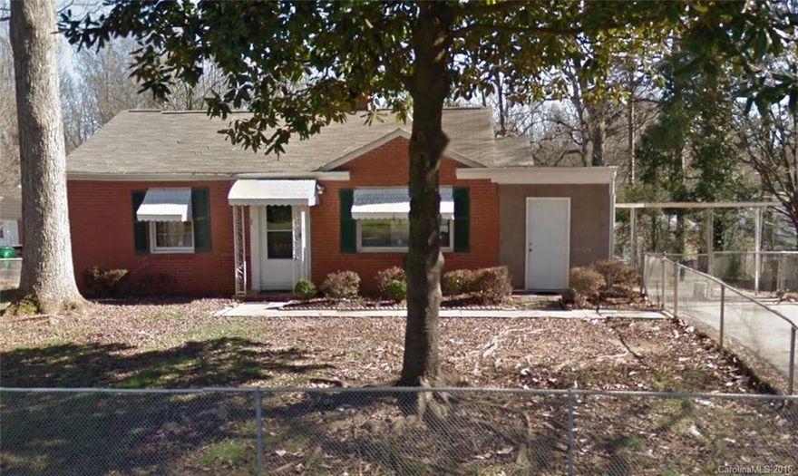 Hurry, this one won't last long! New paint, blinds, carpet & flooring throughout. Adorable brick home with 3 bedrooms and a fenced yard. 63sq.ft. unheated storage area. Great location in established neighborhood, plenty of shopping, restaurants and close to highways.