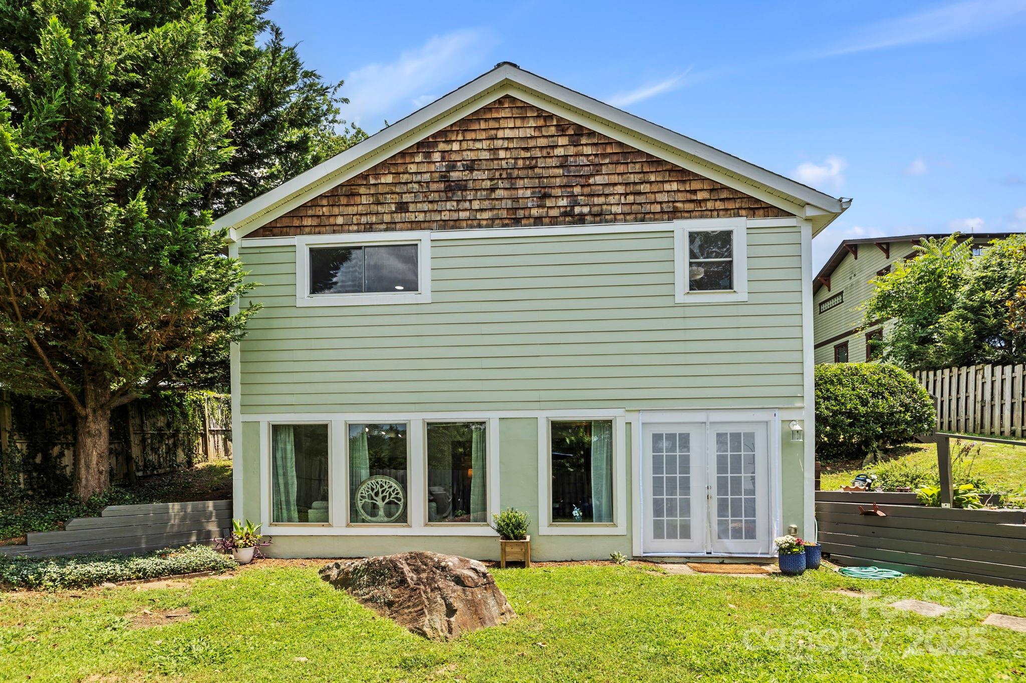33 Madison Street