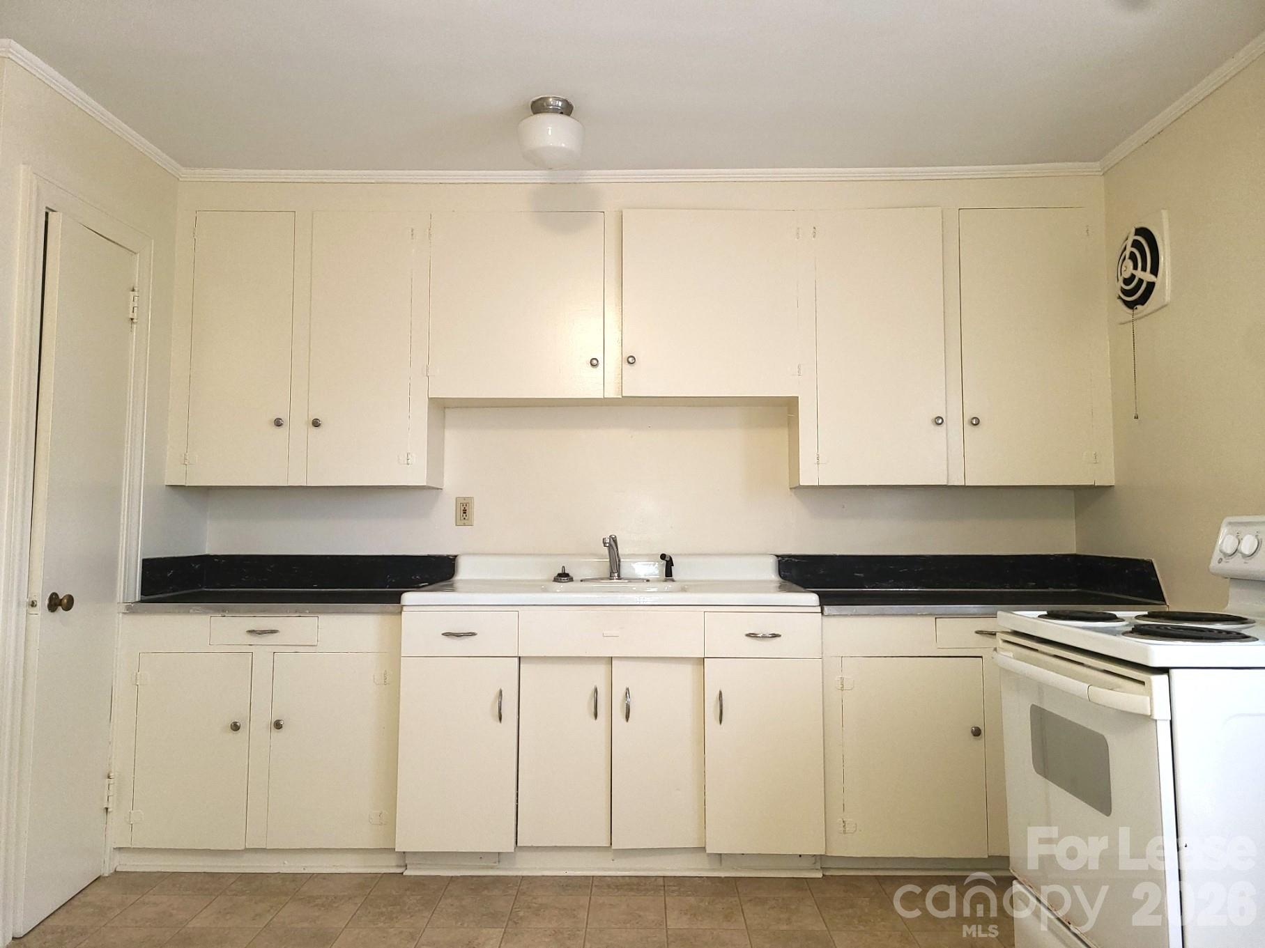 2245 Crescent Avenue 4