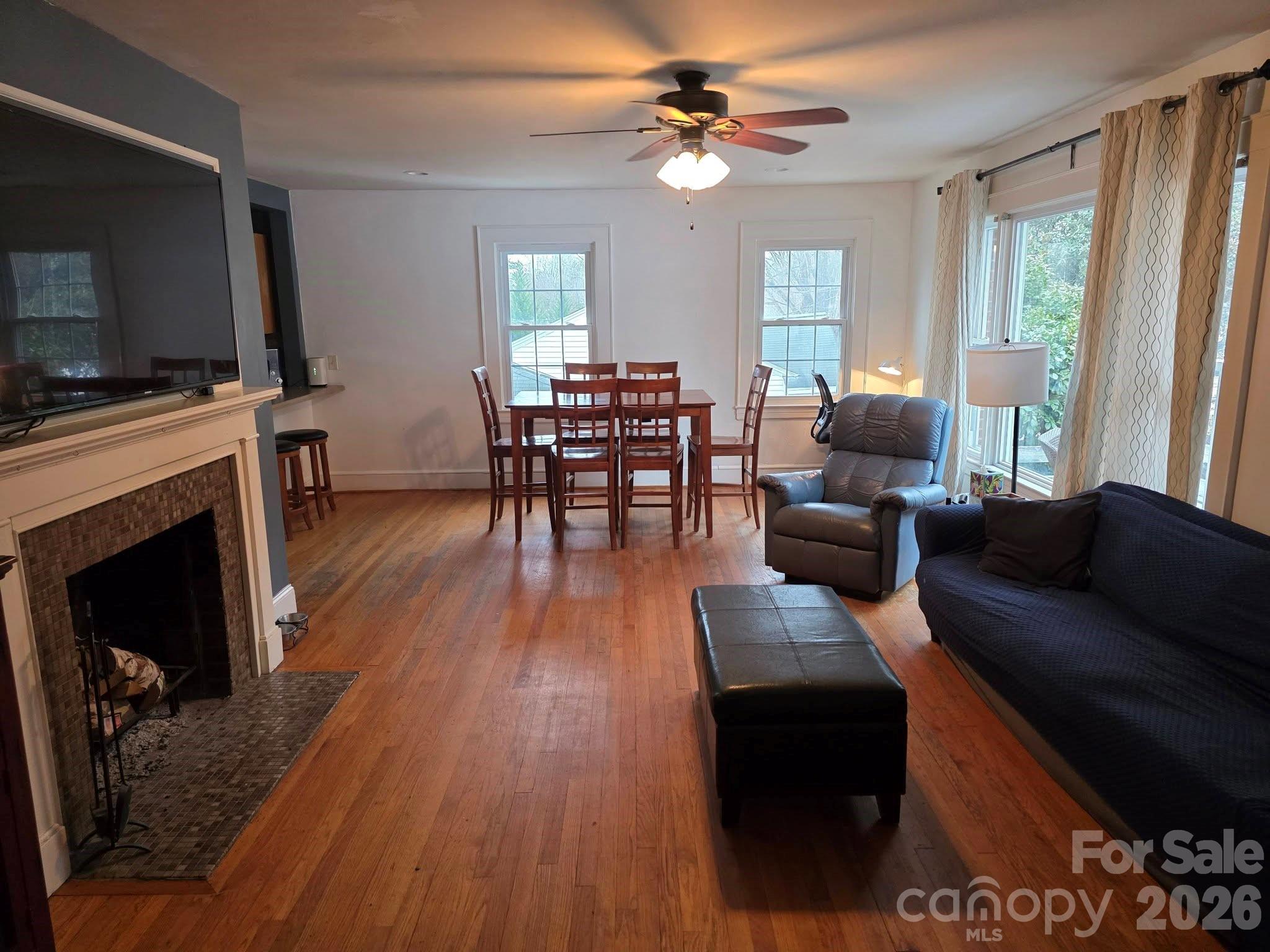 Country Club Acres - Residential