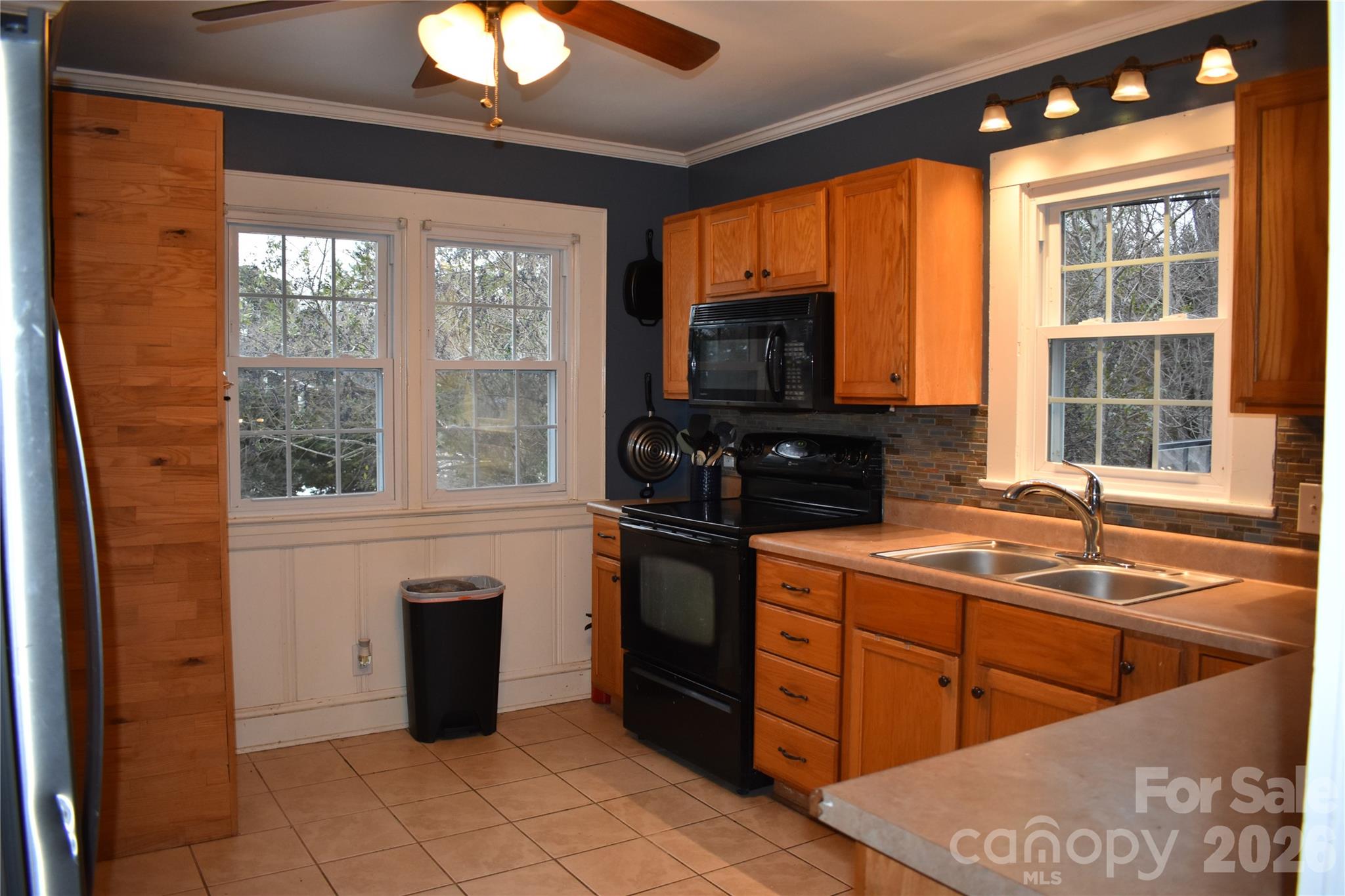 Country Club Acres - Residential