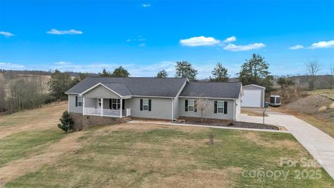 Photo of 314 Stable Brook Lane, Taylorsville, NC 28681 (MLS # 4332861)