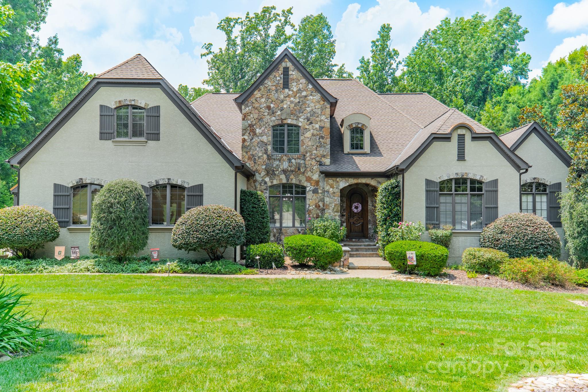 1032 Seminole Drive