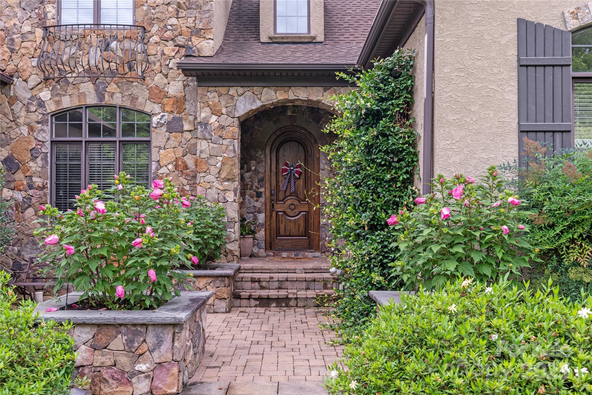 1032 Seminole Drive