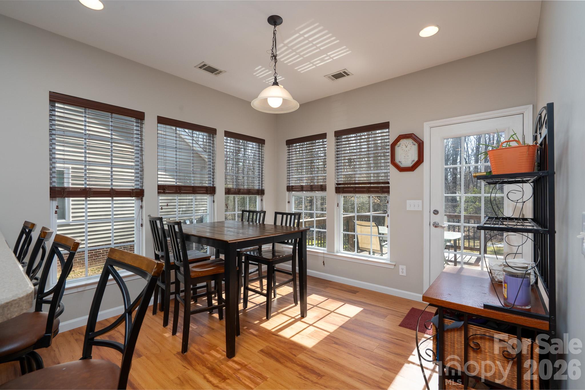 10894 River Oaks Drive NW