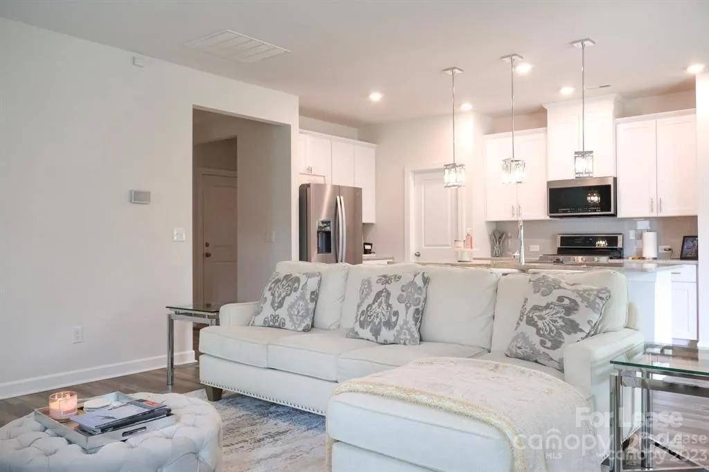 Larkhaven Hills - Residential Lease