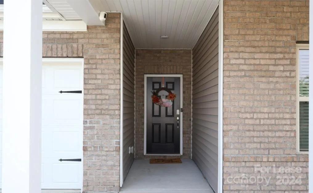 Larkhaven Hills - Residential Lease