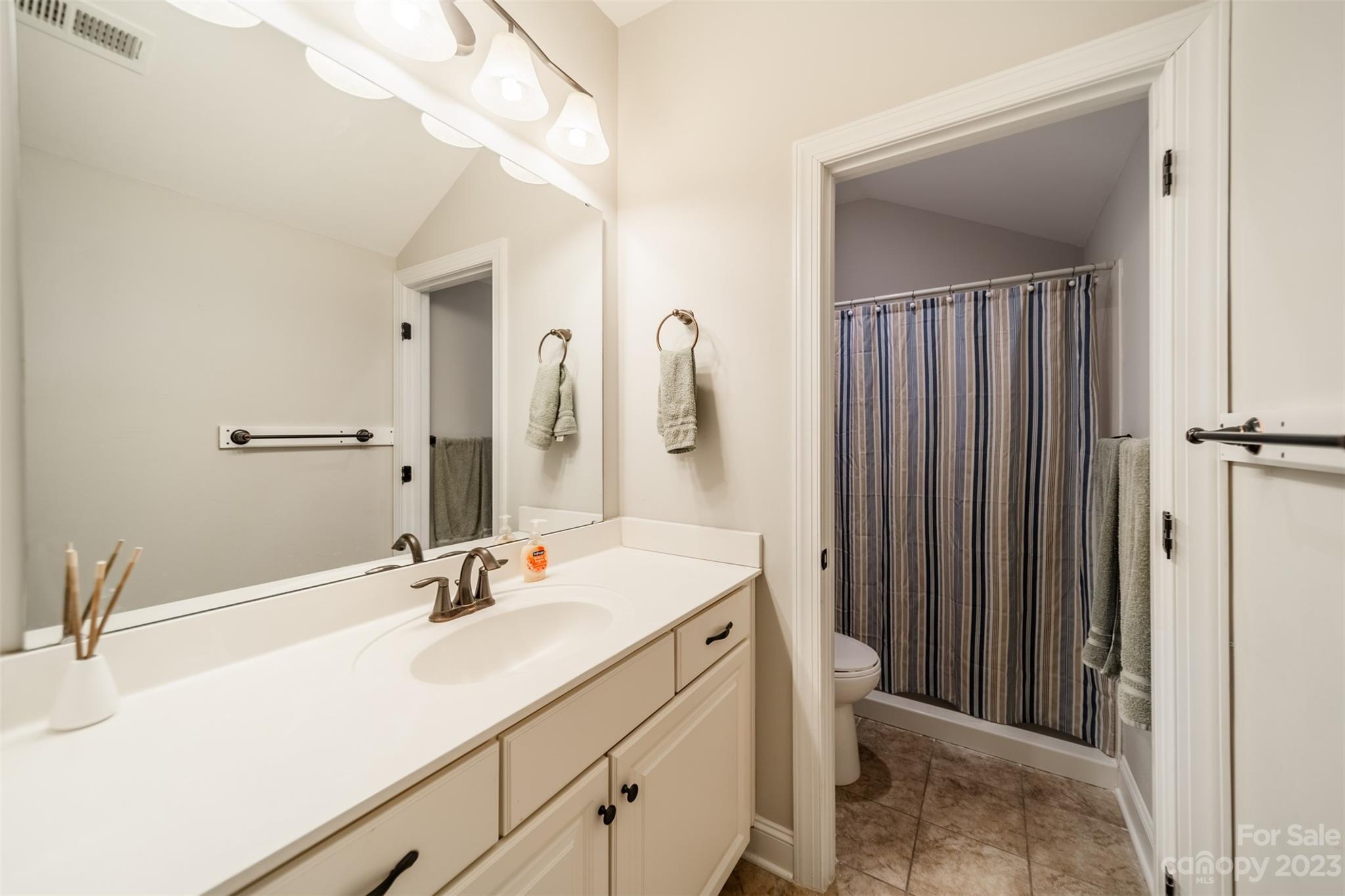 Johnson Manor - Residential