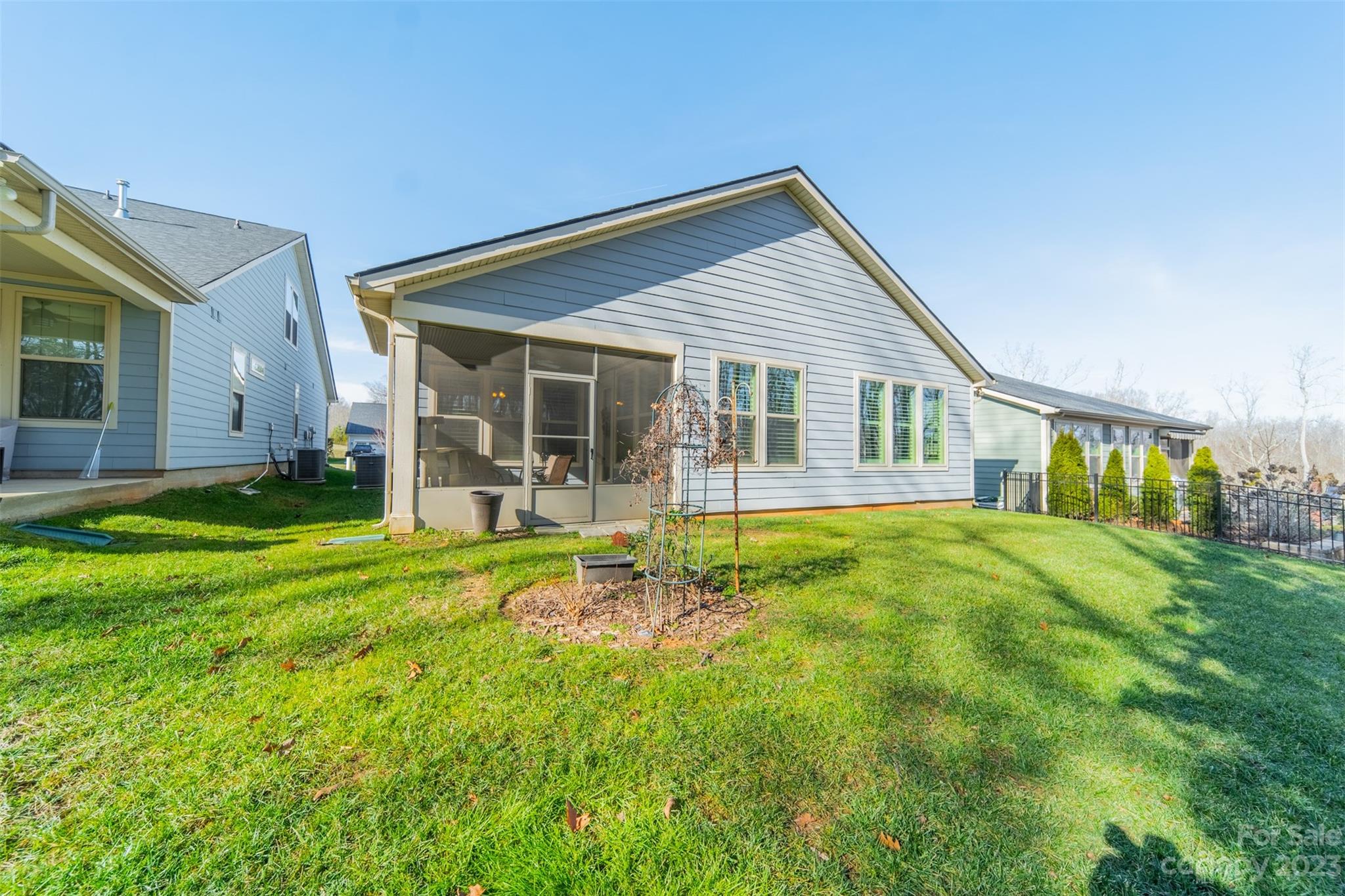 Johnson Manor - Residential