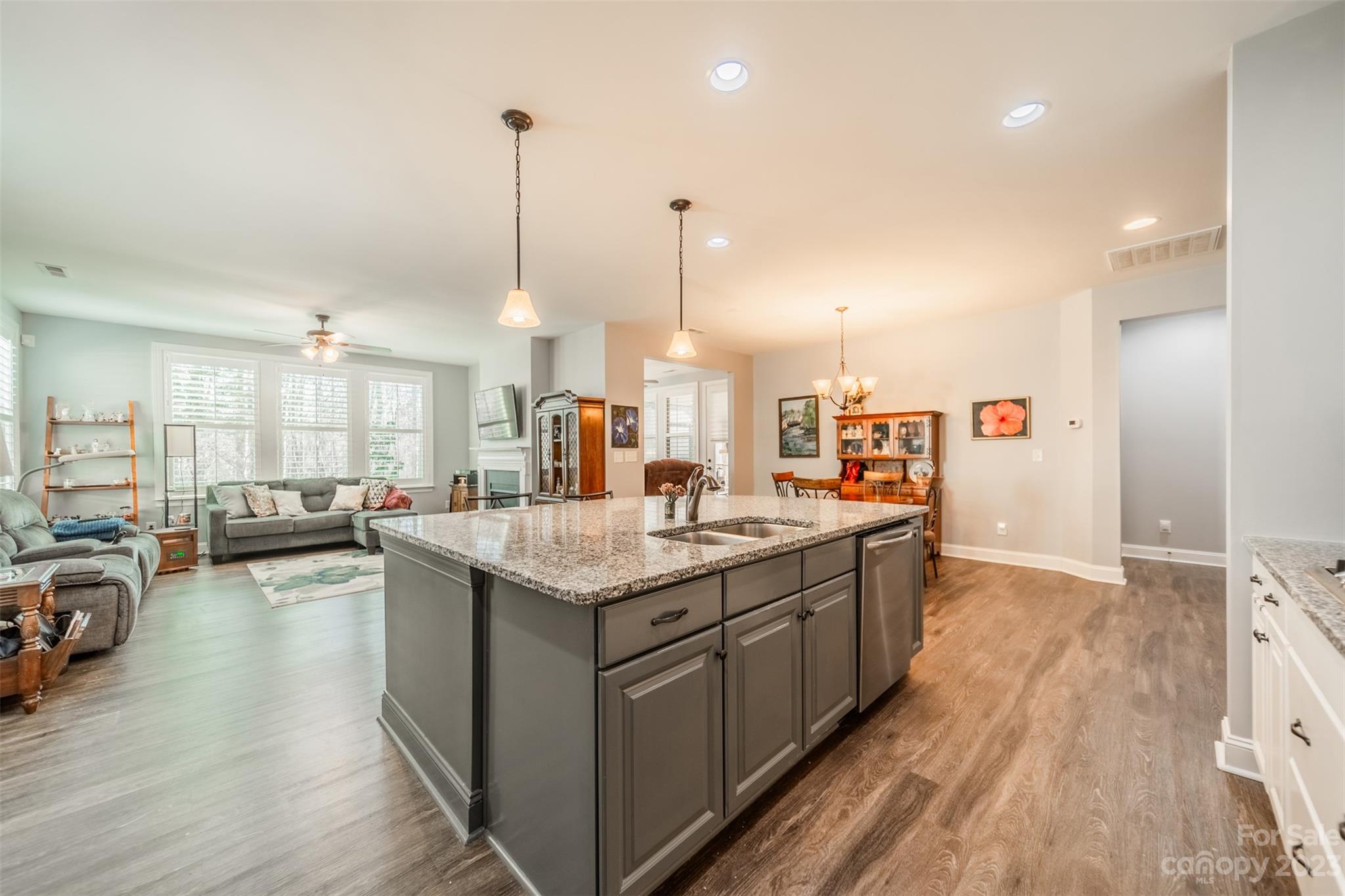 Johnson Manor - Residential