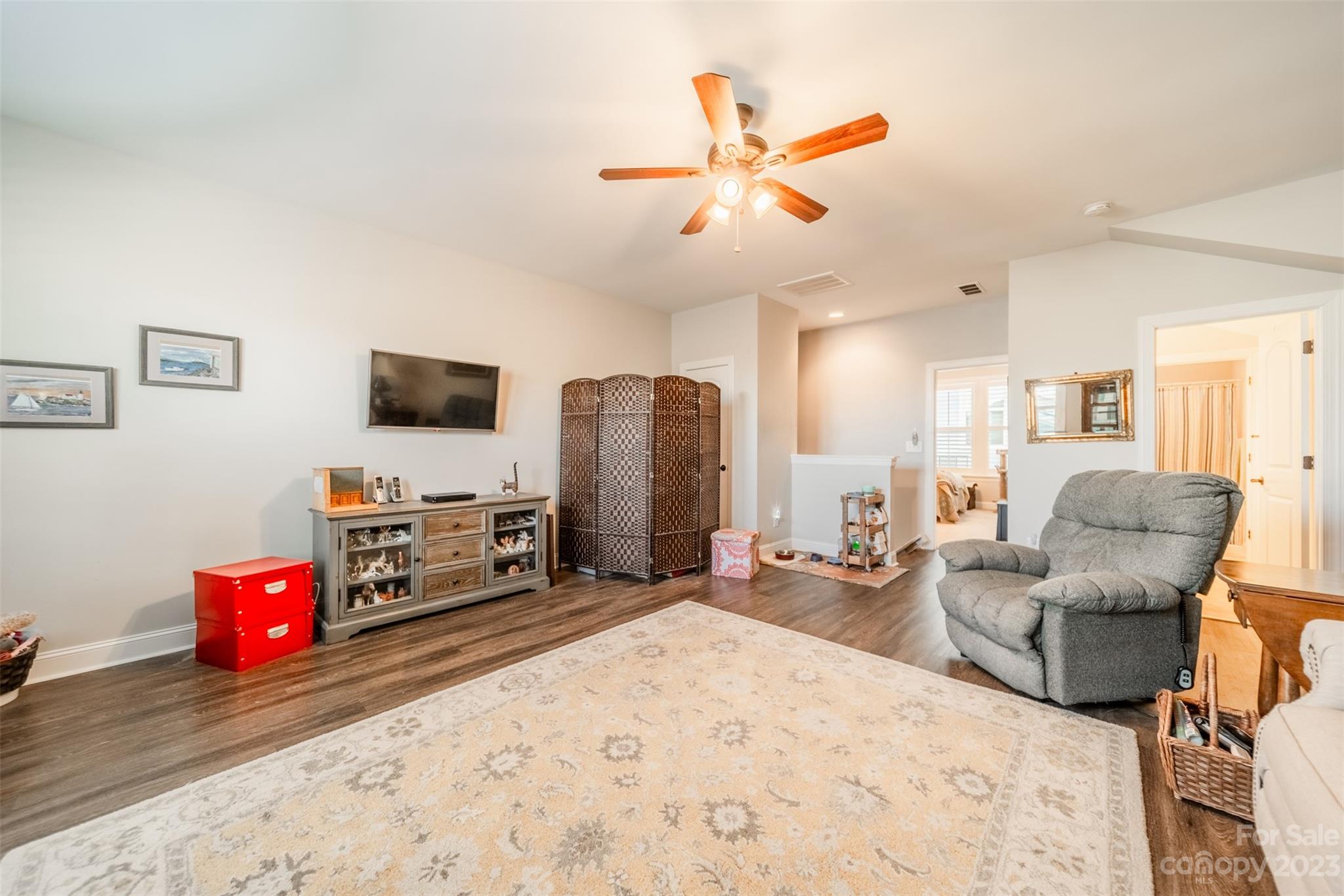 Johnson Manor - Residential