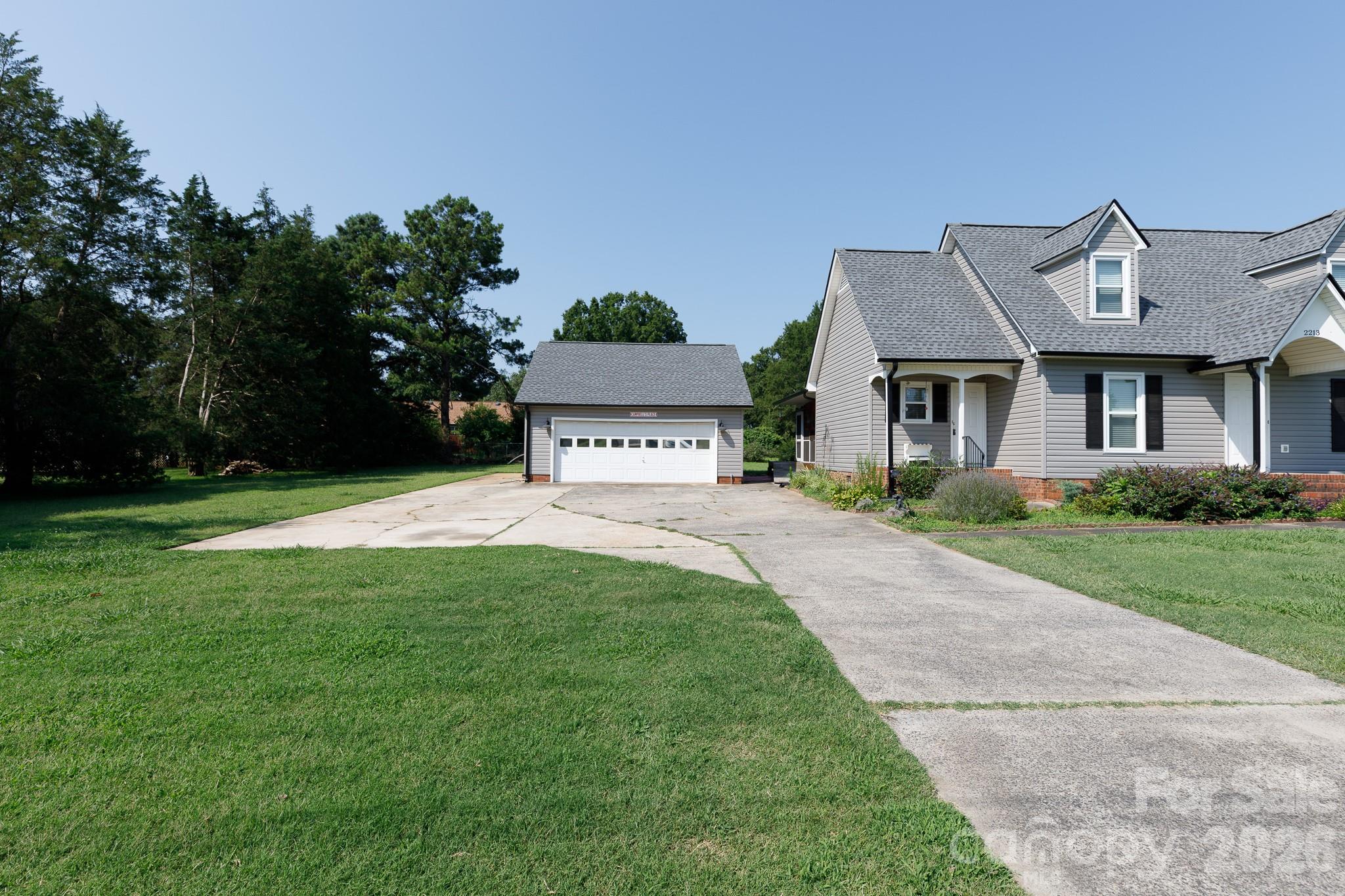 2213 Eastview Road