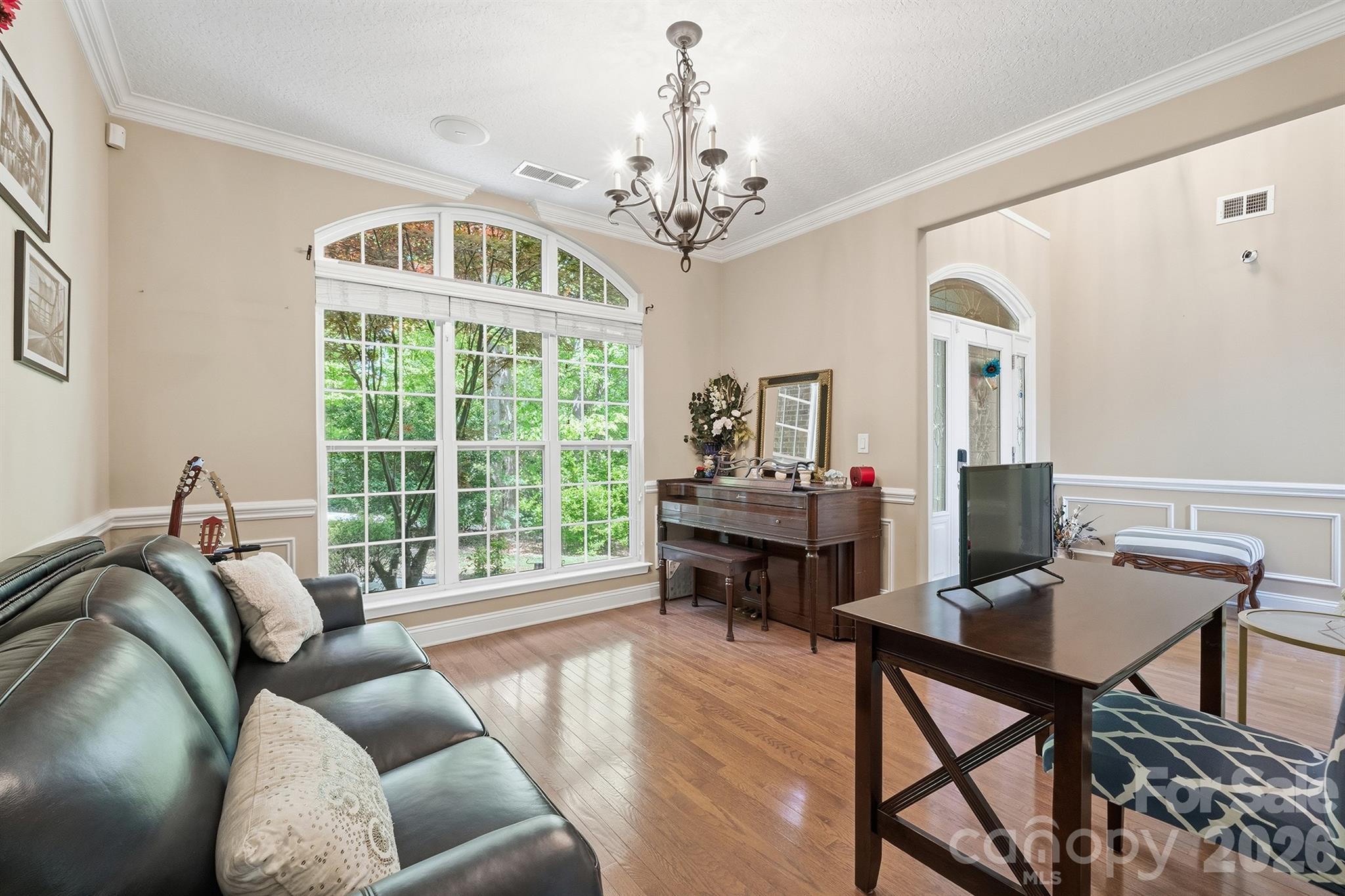 516 Shady Oaks Drive