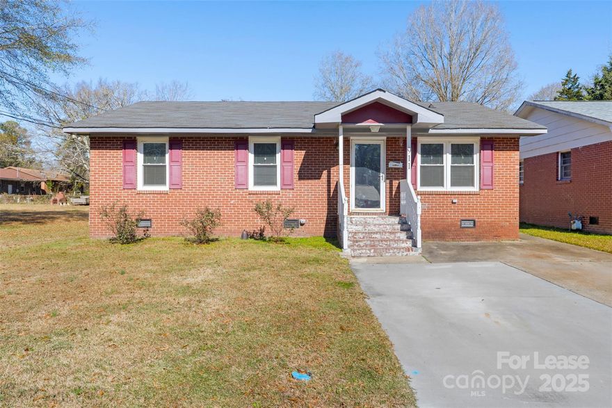 Welcome to this charming 4-bedroom, 2-bath home in the heart of Rock Hill. This spacious property offers comfortable living with a functional layout and the convenience of an included washer and dryer. Enjoy a wide, open backyard—perfect for outdoor entertaining. Move-in ready and ideal for anyone seeking space and convenience in a great location.