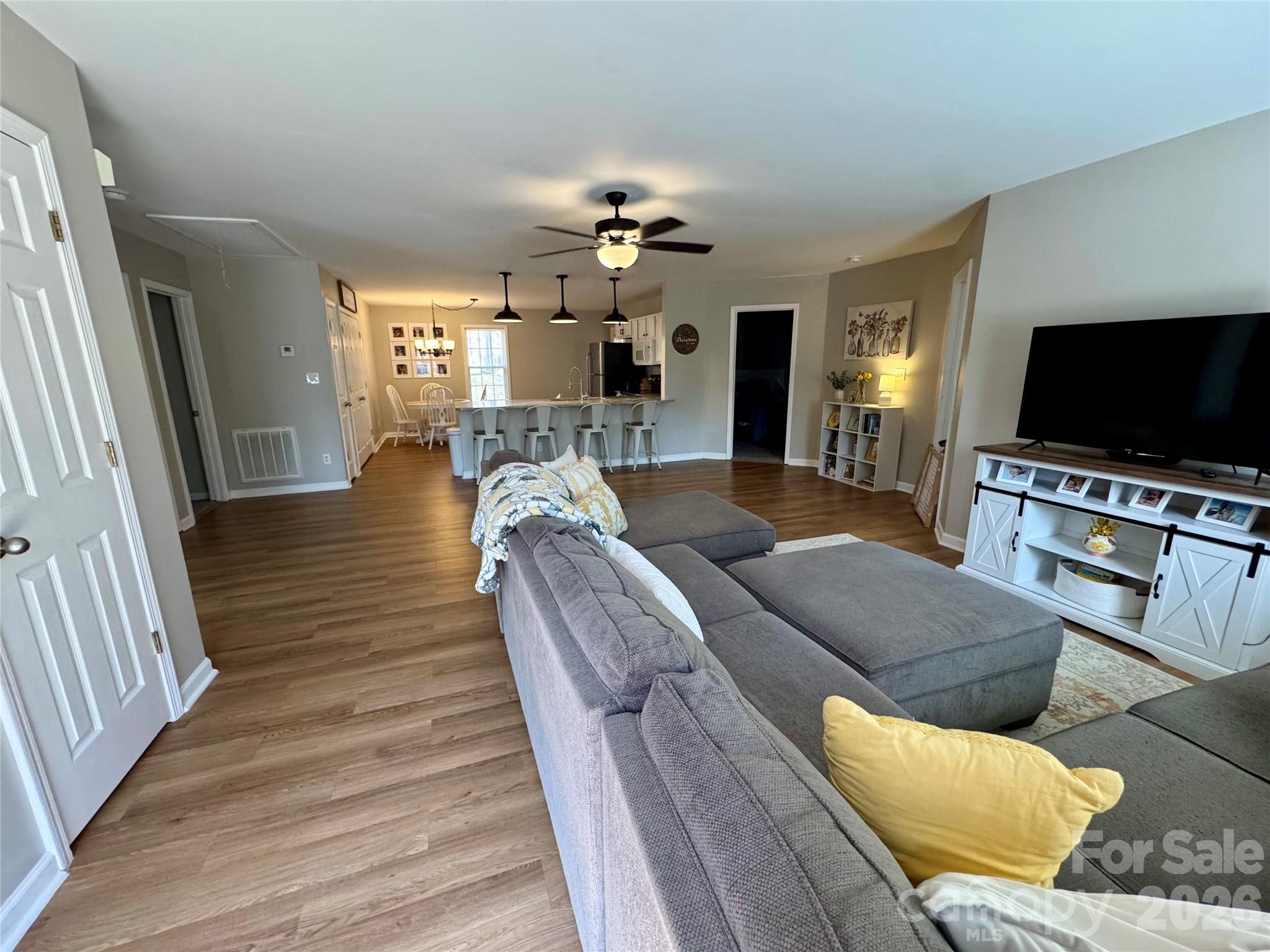 345 Dellwood Court SE